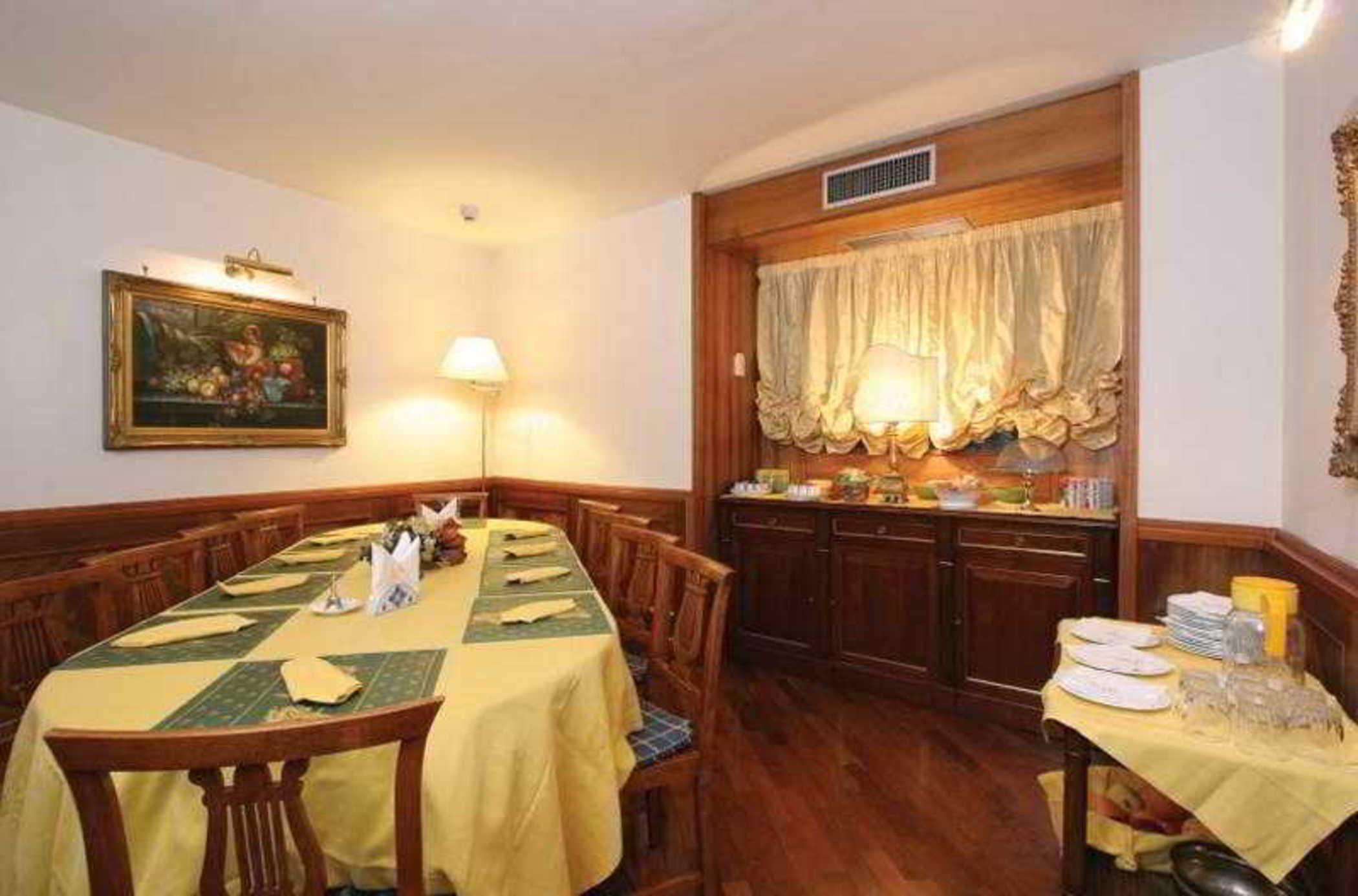 Hotel Suite Ares Napoli Restaurant foto