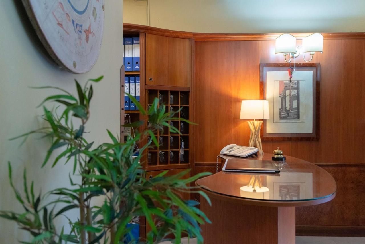 Hotel Suite Ares Napoli Exterior foto