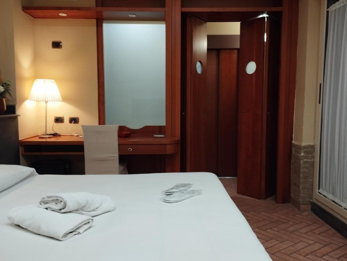 Hotel Suite Ares Napoli Exterior foto